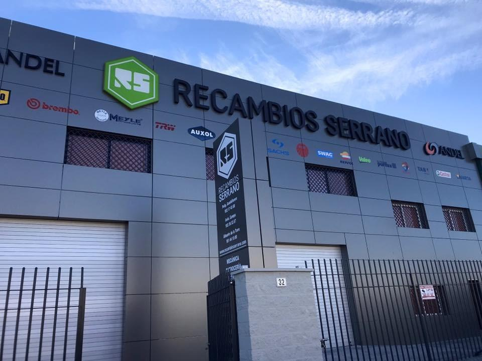 Fachada de Recambios Serrano